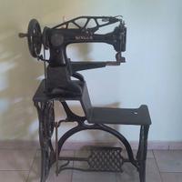 Macchina da cucire antica Singer