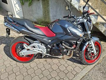 Suzuki GSR 600 Yoshimura 
