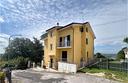 appartamento-con-corte-privata-a-camerano-