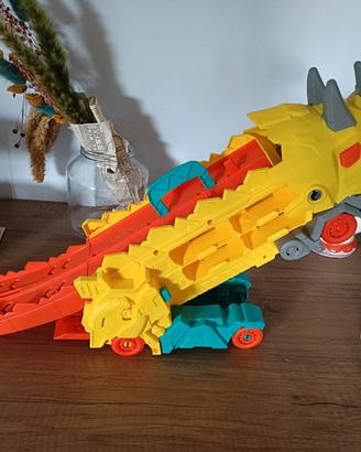t rex mangia macchine 