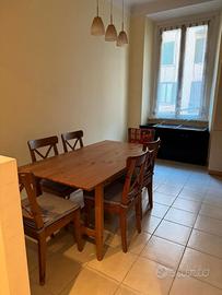 tavolo in legno con 6 sedie