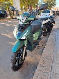 NEW KL B-TRE B3 125 BAULETTO E PARABREZZA