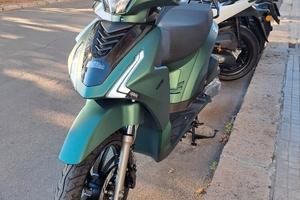 NEW KL B-TRE B3 125 BAULETTO E PARABREZZA