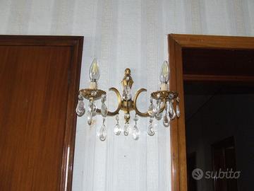 Coppia di belle applique con pendenti in cristallo