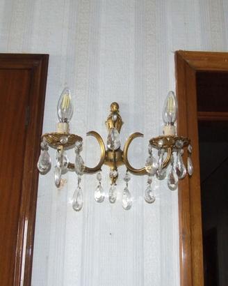 Coppia di belle applique con pendenti in cristallo