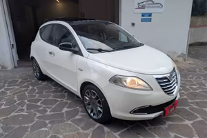 Lancia Ypsilon 1.2 69 CV 5 porte GPL Ecochic Plati