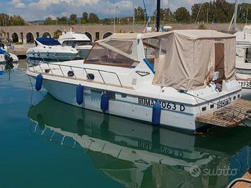 Imbarcazione a motore cantiere nautico roseto