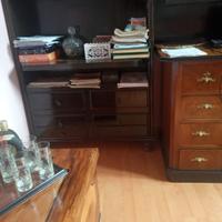 Divano più poltrona, Libreria in noce