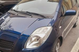 Toyota Yaris blu
