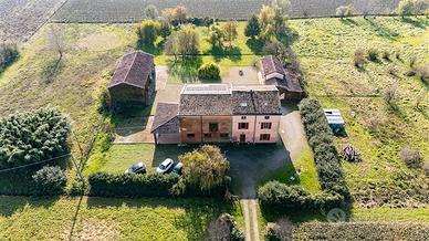 Rustico ristrut. ideale per B&B a Fontanellato
