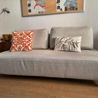 Divano moderno in perfetto stato