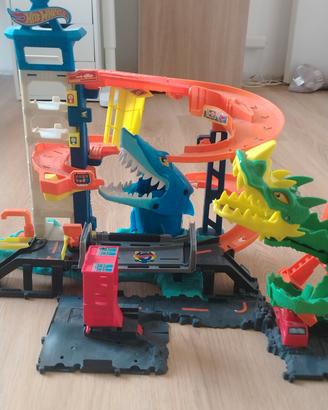 piste hot wheels squalo e drago