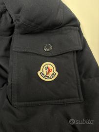 Moncler - piumino con cappuccio modello Mongenevre