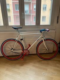 Bici scatto fisso e libero usata pochissimo