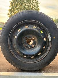 4gomme con cerchi ferro 165/65 R14 79T-aygo c1