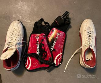 Scarpe calcetto con parastinchi