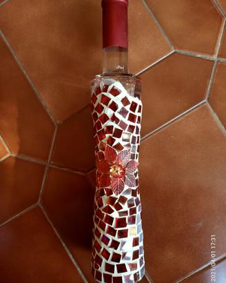 Bottiglia di liquore decorata con Decoupage vetro