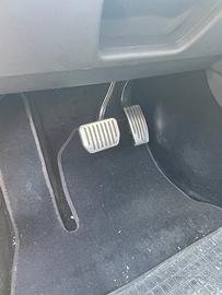 Tesla model 3 long renge 4 ruote motrici