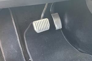 Tesla model 3 long renge 4 ruote motrici