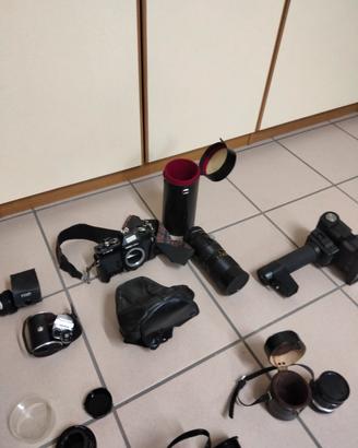 Macchina fotografica e set obiettivi anni 80