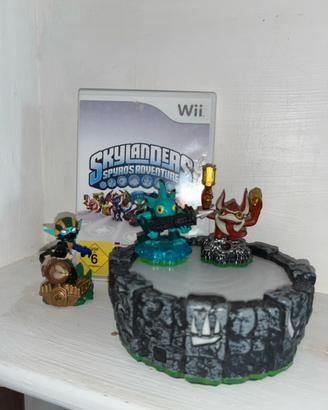 Piattaforma + 6 Skylanders per WII + Gioco