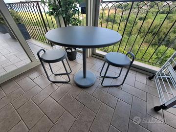 Tavolino + 2 sedie da esterno