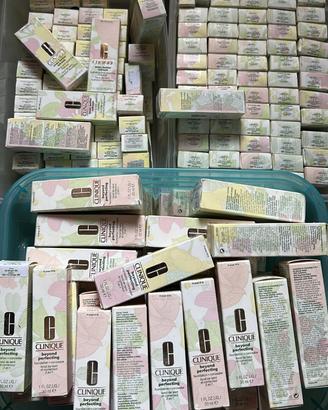 Stock Fondotinta CLINIQUE 120 pezzi NUOVI