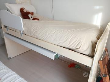 Letto singolo con scrivania estraibile