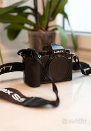FOTOCAMERA LUMIX S5 + obiettivi 20-60mm e 50mm 1.8
