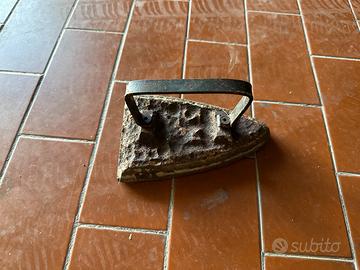 Ferro da stiro antico