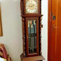 OROLOGIO A PENDOLO A COLONNA TEMPUS FUGIT