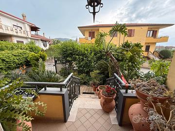 Villa a schiera di 300 mq con giardino di 360 mq