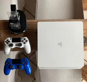 PS4 slim 500gb + 2 joystick + base di ricarica