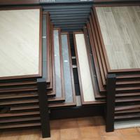 espositore piastrelle
