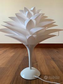 Lampada da tavolo “PETALO” di Tomasucci