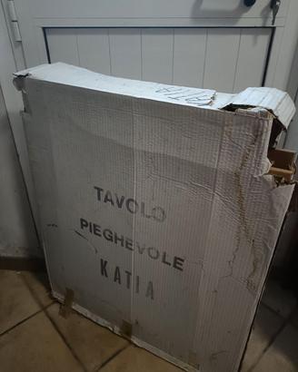 Tavolo in legno da giardino