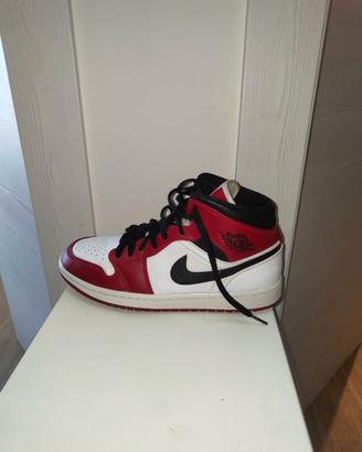 Nike Air Jordan 1 Mid Chicago 554724-173 – EU 41