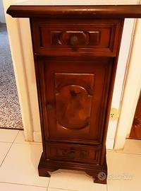 Mobiletto in legno massello 