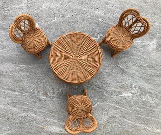 Salotto in vimini per bambole