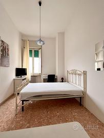 Ampia camera singola - Lecce, zona Porta Rudiae