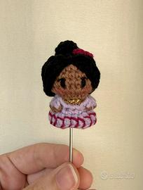 Mini amigurumi Kate Sharma - Bridgerton