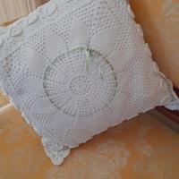 cuscino vintage ricamato a mano