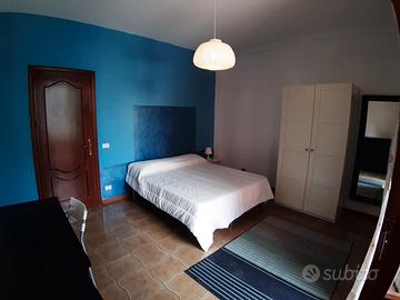 Stanza arredata, zona Ognina/Circonvallazione
