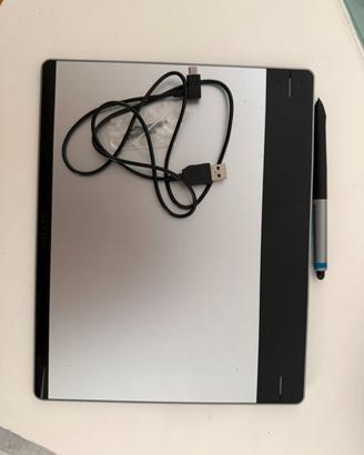 Wacom Intuos pen & touch medium