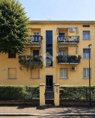 3 LOCALI A PARMA