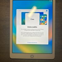 Ipad 6 generazione colore oro 32gb + covertastiera