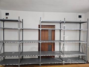 Scaffalatura metallica da magazzino