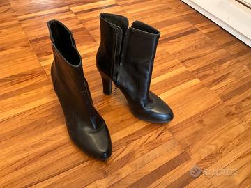 Stivaletto nero Geox