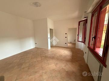 3 LOCALI A CASTEL GOFFREDO