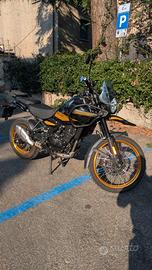 ROYAL ENFIELD HIMALAYAN 450 TUBELESS NERA E ORO
